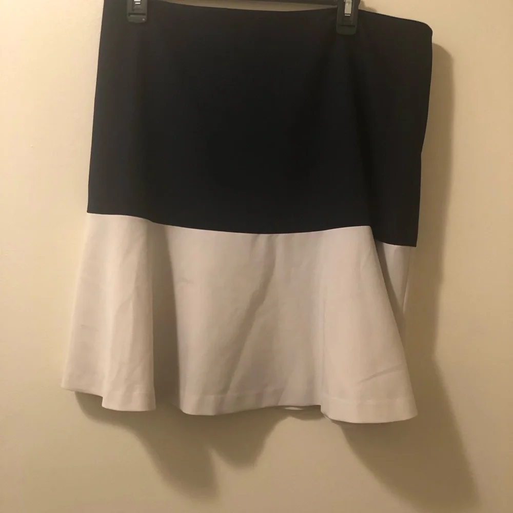 Tommy Hilfiger Black and Cream A-Line Skirt - Picture 4 of 5